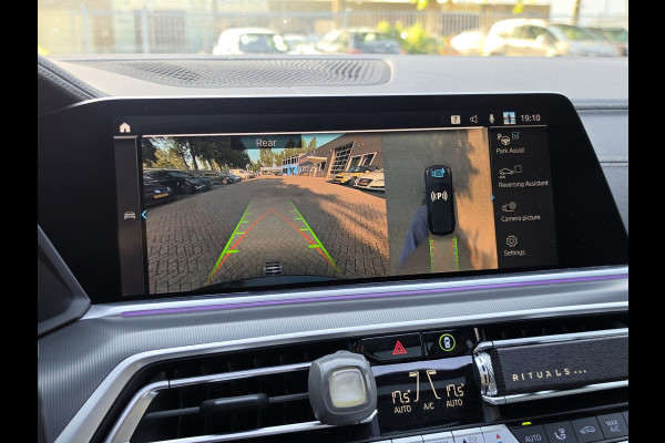 BMW X5 XDrive45e High Executive Laser Pano Masaggestoel Trekhaak Sfeerverlichting