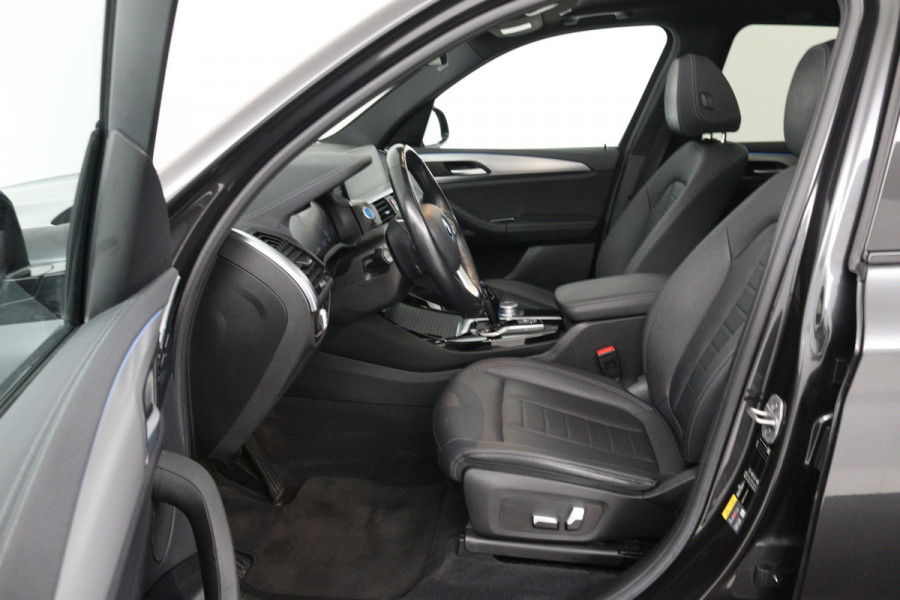 BMW iX3 Executive 80 kWh (PANORAMADAK, MEMORY SEATS, AUTOPILOT, CAMERA, 1e EIGENAAR, DEALER ONDERHOUDEN)