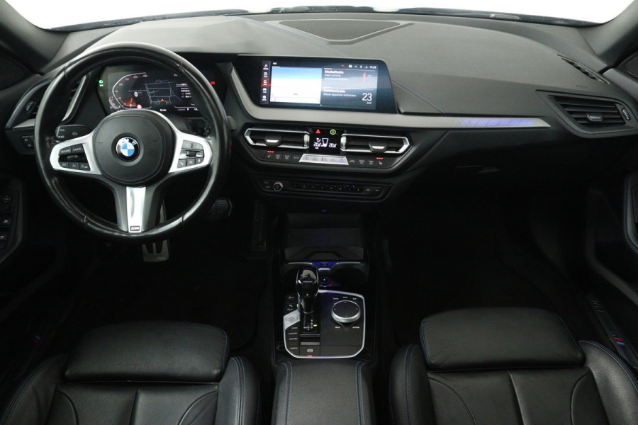 BMW 2 Serie Gran Coupé 218i Business Edition Plus (PANORAMADAK, CAMERA, SFEERVERLICHTING, STOELVERWARMING, PARKEERSENSOREN)