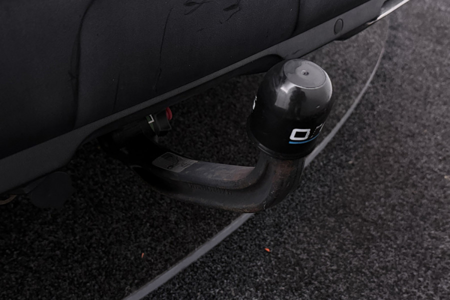 Peugeot 3008 1.2 PureTech GT Line (PANORAMADAK, TREKHAAK, CAMERA, CRUISE CONTROL, PARKEERSENSOREN)