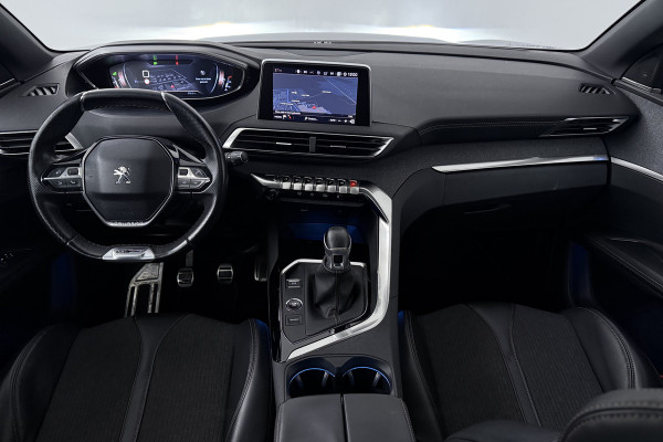 Peugeot 3008 1.2 PureTech GT Line (PANORAMADAK, TREKHAAK, CAMERA, CRUISE CONTROL, PARKEERSENSOREN)