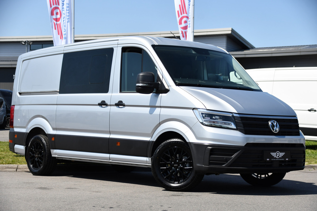 Volkswagen Crafter 35 2.0 TDI L3H2 DC Highline PB Edition Camera, Caplay, LED, 177pk, 2 x Schuifdeur, Clima, Leder, Multimedia, Voorruit verwarming, Automaat, Uniek!