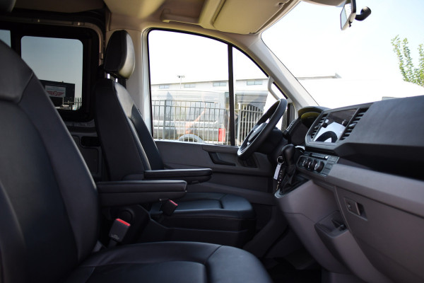 Volkswagen Crafter 35 2.0 TDI L3H2 DC Highline PB Edition Camera, Caplay, LED, 177pk, 2 x Schuifdeur, Clima, Leder, Multimedia, Voorruit verwarming, Automaat, Uniek!