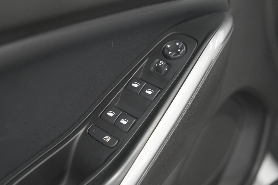Opel Grandland 1.6 Turbo Plug-In 225 Hybrid Ultimate | Trekhaak | Adaptieve Cruise Control | Camera | Navigatie