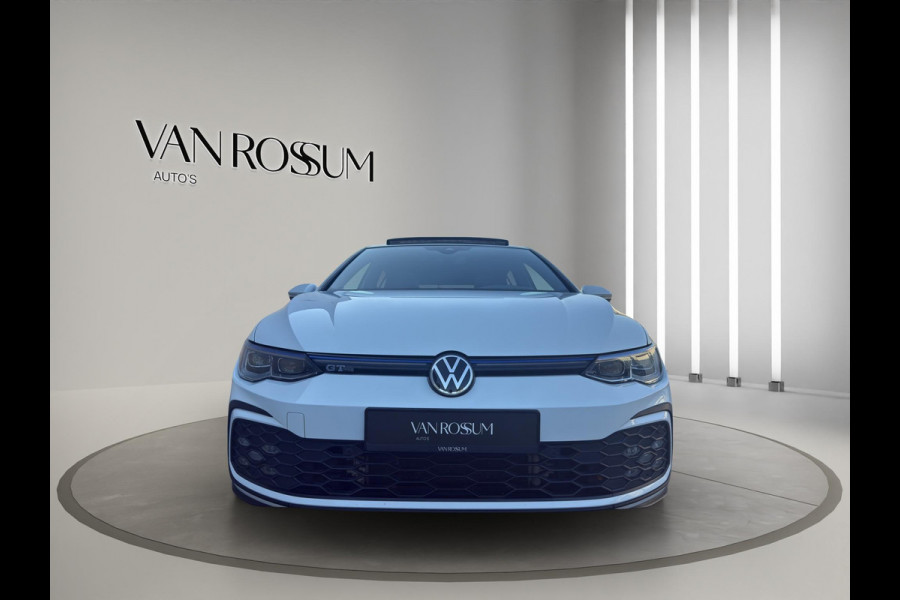 Volkswagen Golf 1.4 eHybrid GTE Pano | Sfeer | Matrix-Led | Camera | Stoelverw | Led mistlampen | Carplay |