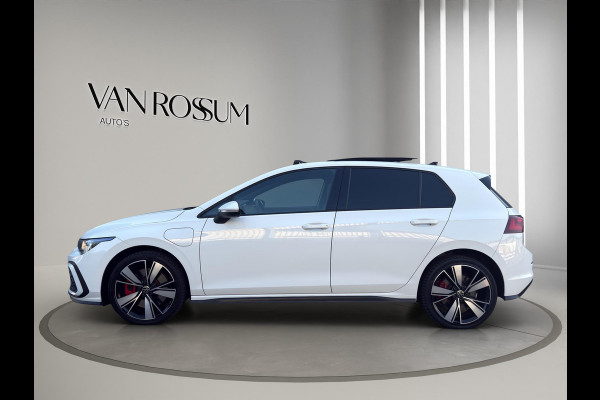 Volkswagen Golf 1.4 eHybrid GTE Pano | Sfeer | Matrix-Led | Camera | Stoelverw | Led mistlampen | Carplay |