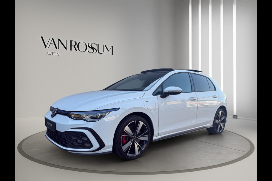 Volkswagen Golf 1.4 eHybrid GTE Pano | Sfeer | Matrix-Led | Camera | Stoelverw | Led mistlampen | Carplay |