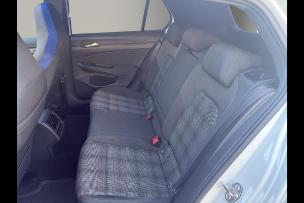 Volkswagen Golf 1.4 eHybrid GTE Pano | Sfeer | Matrix-Led | Camera | Stoelverw | Led mistlampen | Carplay |