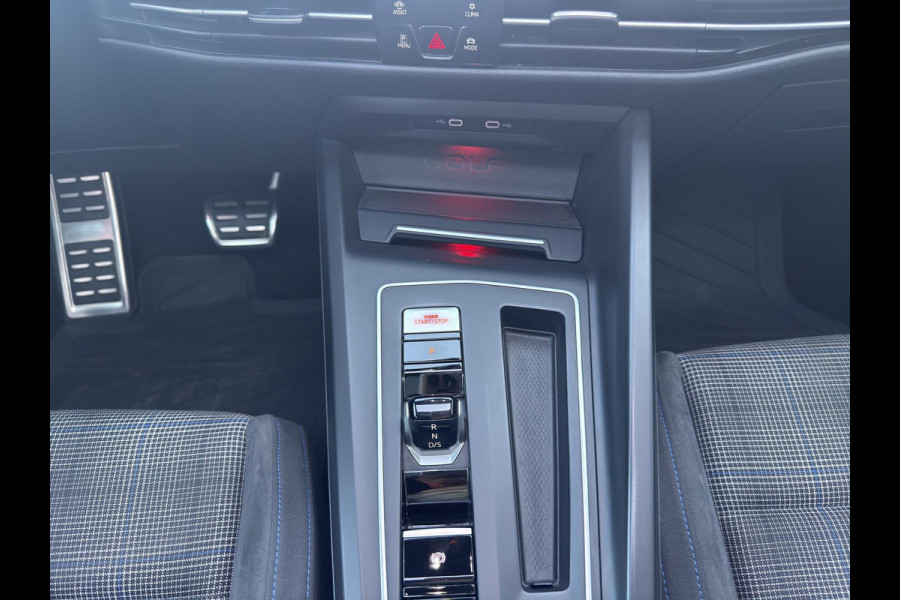 Volkswagen Golf 1.4 eHybrid GTE Pano | Sfeer | Matrix-Led | Camera | Stoelverw | Led mistlampen | Carplay |