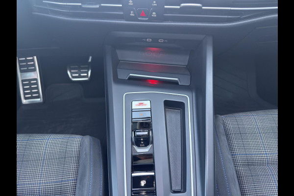 Volkswagen Golf 1.4 eHybrid GTE Pano | Sfeer | Matrix-Led | Camera | Stoelverw | Led mistlampen | Carplay |