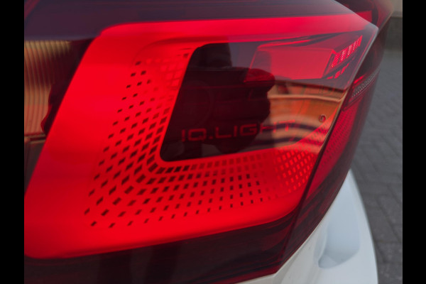 Volkswagen Golf 1.4 eHybrid GTE Pano | Sfeer | Matrix-Led | Camera | Stoelverw | Led mistlampen | Carplay |