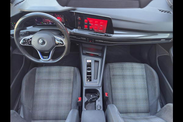 Volkswagen Golf 1.4 eHybrid GTE Pano | Sfeer | Matrix-Led | Camera | Stoelverw | Led mistlampen | Carplay |