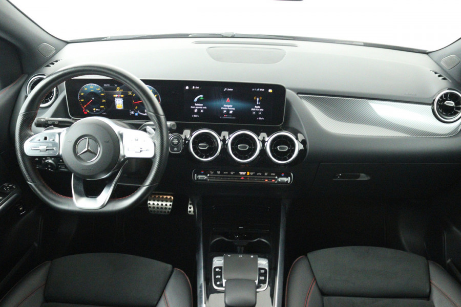 Mercedes-Benz B-Klasse 180 Business Solution AMG (TREKHAAK WEGKLAPBAAR, CAMERA, STOELVERWARMING, LED)