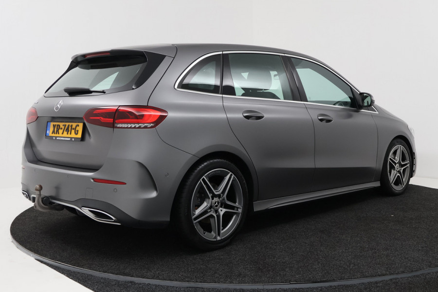 Mercedes-Benz B-Klasse 180 Business Solution AMG (TREKHAAK WEGKLAPBAAR, CAMERA, STOELVERWARMING, LED)