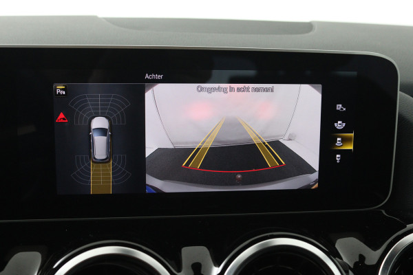 Mercedes-Benz B-Klasse 180 Business Solution AMG (TREKHAAK WEGKLAPBAAR, CAMERA, STOELVERWARMING, LED)