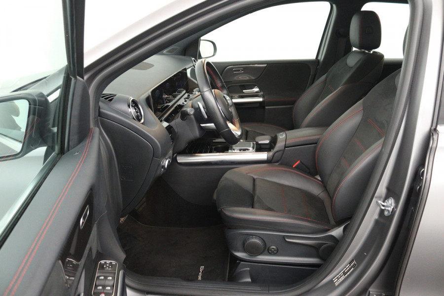 Mercedes-Benz B-Klasse 180 Business Solution AMG (TREKHAAK WEGKLAPBAAR, CAMERA, STOELVERWARMING, LED)