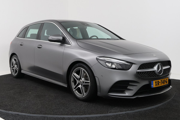 Mercedes-Benz B-Klasse 180 Business Solution AMG (TREKHAAK WEGKLAPBAAR, CAMERA, STOELVERWARMING, LED)