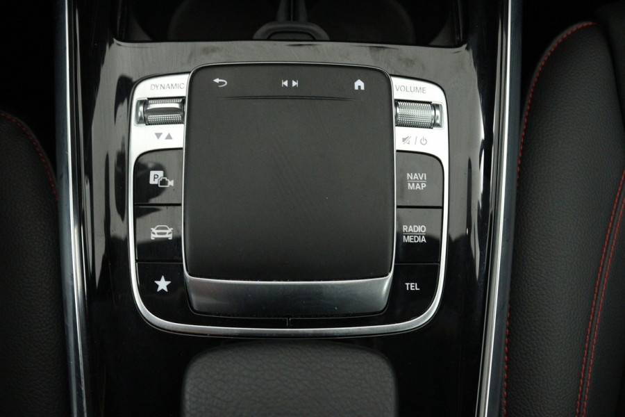 Mercedes-Benz B-Klasse 180 Business Solution AMG (TREKHAAK WEGKLAPBAAR, CAMERA, STOELVERWARMING, LED)