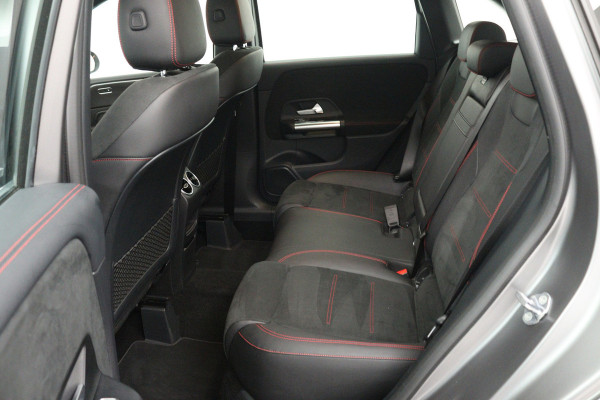 Mercedes-Benz B-Klasse 180 Business Solution AMG (TREKHAAK WEGKLAPBAAR, CAMERA, STOELVERWARMING, LED)