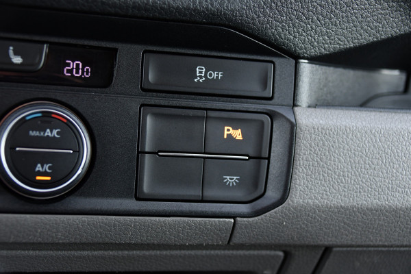 MAN TGE 3.180 35 2.0 L3H2 Black Edition FULL Options! Adaptieve Cruise, Camera, Carplay, 2 x Schuifdeur, LED, Clima, Stoelverarming, Multimedia, Stuurverwarming, Uniek!