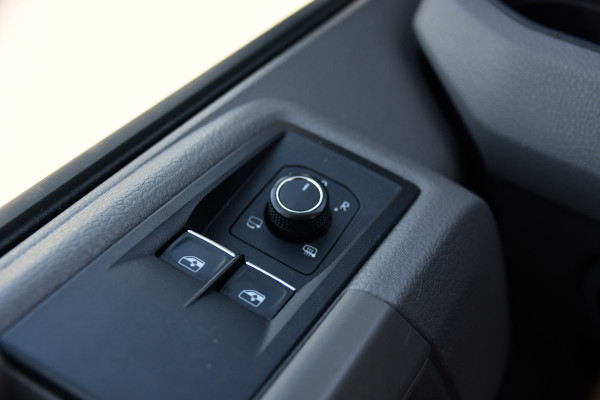 MAN TGE 3.180 35 2.0 L3H2 Black Edition FULL Options! Adaptieve Cruise, Camera, Carplay, 2 x Schuifdeur, LED, Clima, Stoelverarming, Multimedia, Stuurverwarming, Uniek!