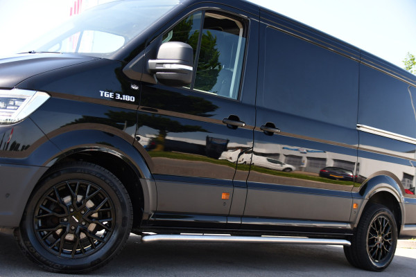 MAN TGE 3.180 35 2.0 L3H2 Black Edition FULL Options! Adaptieve Cruise, Camera, Carplay, 2 x Schuifdeur, LED, Clima, Stoelverarming, Multimedia, Stuurverwarming, Uniek!