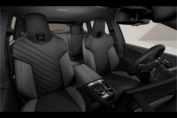 BMW iX xDrive60 - M-Sport - Trekhaak - ACC - 112Wh - Memoryzetels
