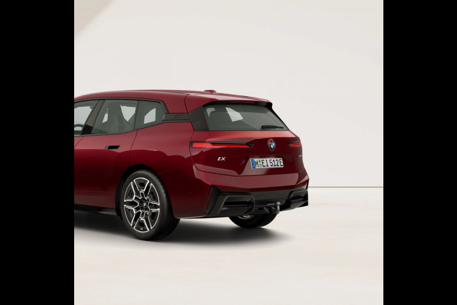 BMW iX xDrive60 - M-Sport - Trekhaak - ACC - 112Wh - Memoryzetels