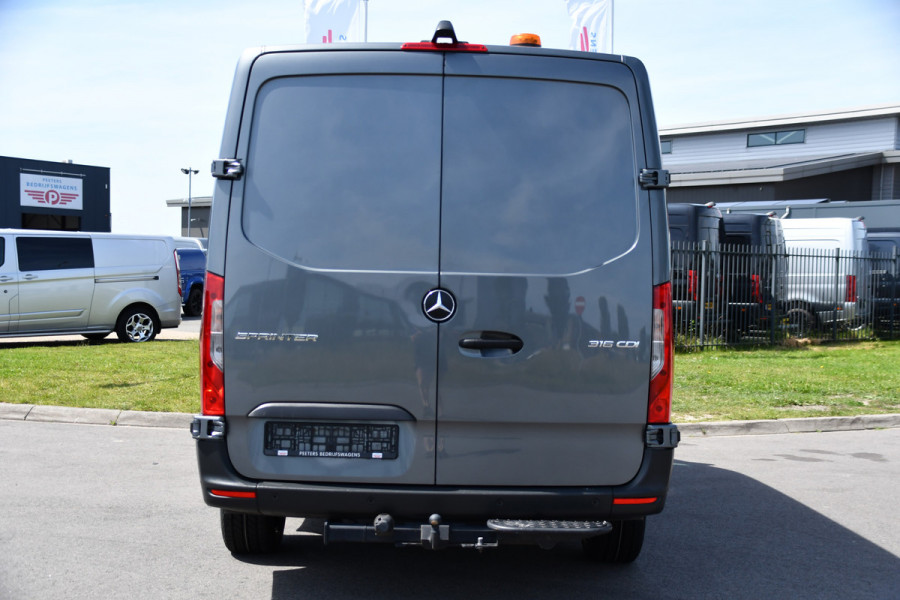 Mercedes-Benz Sprinter 316 2.2 CDI L2H1 PB Edition MARGE! Camera, Cruise, Sensoren, automaat, LED, Carplay, 164pk, Standkachel, Trekhaak, Uniek!