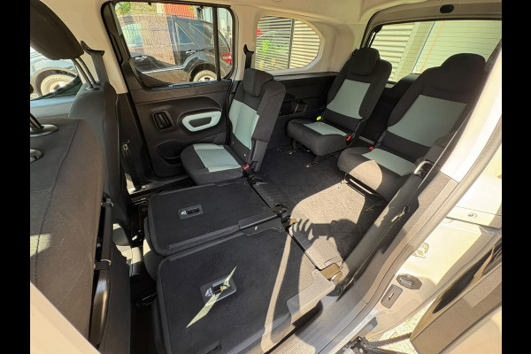 Citroën Berlingo XL 1.2 PureTech Shine 7p. AUTOMAAT,CAMERA,Car-play,Cruis,Clima,Stoelverwarming,WeinigKM.Garantie