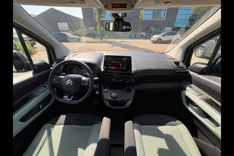 Citroën Berlingo XL 1.2 PureTech Shine 7p. AUTOMAAT,CAMERA,Car-play,Cruis,Clima,Stoelverwarming,WeinigKM.Garantie