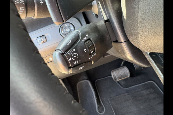Citroën Berlingo XL 1.2 PureTech Shine 7p. AUTOMAAT,CAMERA,Car-play,Cruis,Clima,Stoelverwarming,WeinigKM.Garantie