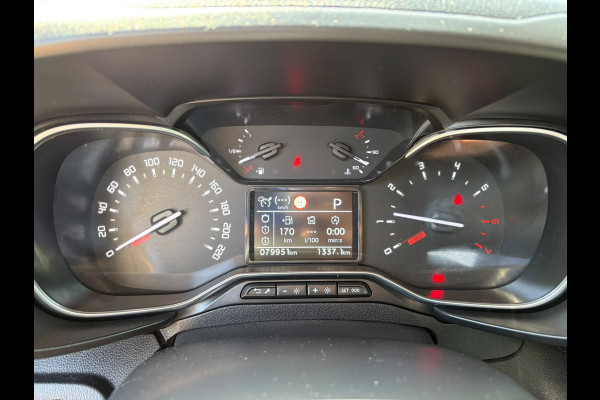 Citroën Berlingo XL 1.2 PureTech Shine 7p. AUTOMAAT,CAMERA,Car-play,Cruis,Clima,Stoelverwarming,WeinigKM.Garantie