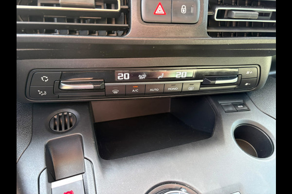 Citroën Berlingo XL 1.2 PureTech Shine 7p. AUTOMAAT,CAMERA,Car-play,Cruis,Clima,Stoelverwarming,WeinigKM.Garantie