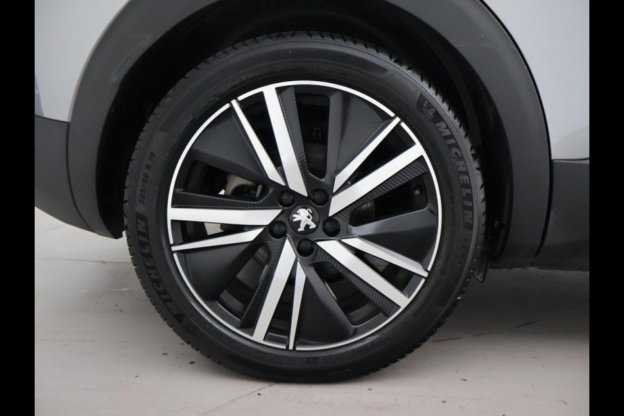 Peugeot 3008 1.6 HYbrid4 300 PK GT + PANORAMA | FOCAL AUDIO | 19 INCH | CAMERA | STOELVERW.