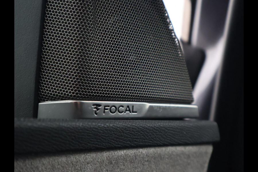 Peugeot 3008 1.6 HYbrid4 300 PK GT + PANORAMA | FOCAL AUDIO | 19 INCH | CAMERA | STOELVERW.