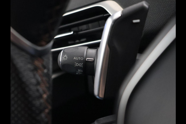 Peugeot 3008 1.6 HYbrid4 300 PK GT + PANORAMA | FOCAL AUDIO | 19 INCH | CAMERA | STOELVERW.