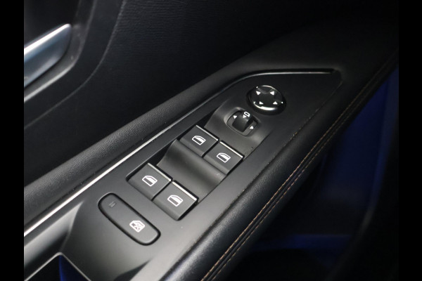 Peugeot 3008 1.6 HYbrid4 300 PK GT + PANORAMA | FOCAL AUDIO | 19 INCH | CAMERA | STOELVERW.