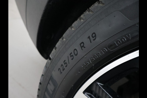 Peugeot 3008 1.6 HYbrid4 300 PK GT + PANORAMA | FOCAL AUDIO | 19 INCH | CAMERA | STOELVERW.