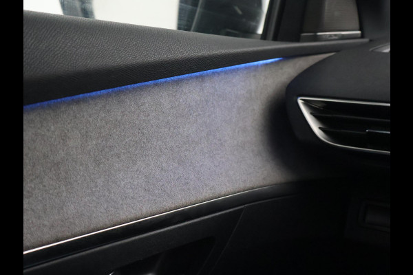 Peugeot 3008 1.6 HYbrid4 300 PK GT + PANORAMA | FOCAL AUDIO | 19 INCH | CAMERA | STOELVERW.