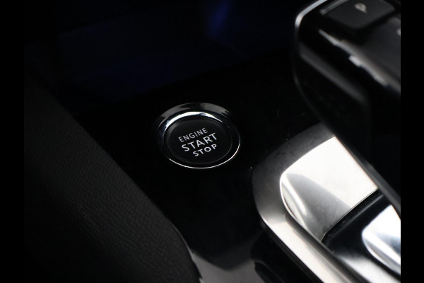 Peugeot 3008 1.6 HYbrid4 300 PK GT + PANORAMA | FOCAL AUDIO | 19 INCH | CAMERA | STOELVERW.