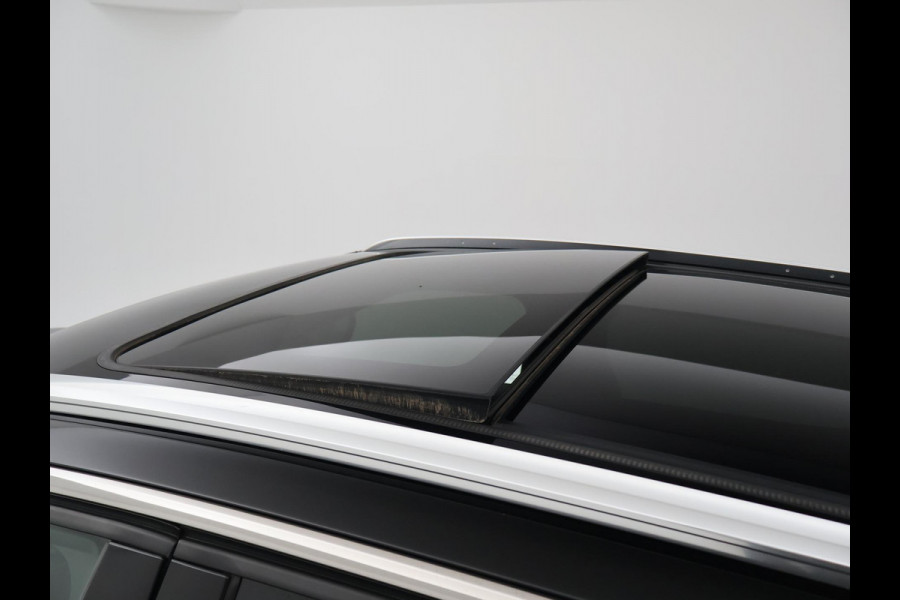 Peugeot 3008 1.6 HYbrid4 300 PK GT + PANORAMA | FOCAL AUDIO | 19 INCH | CAMERA | STOELVERW.