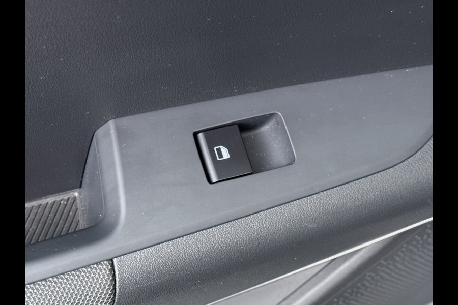 Kia Niro EV DynamicLine 64.8 kWh - Navigatie - Adaptieve Cruise Control - Apple/Android Carplay - Climate Control - Fabrieksgarantie Tot 2031