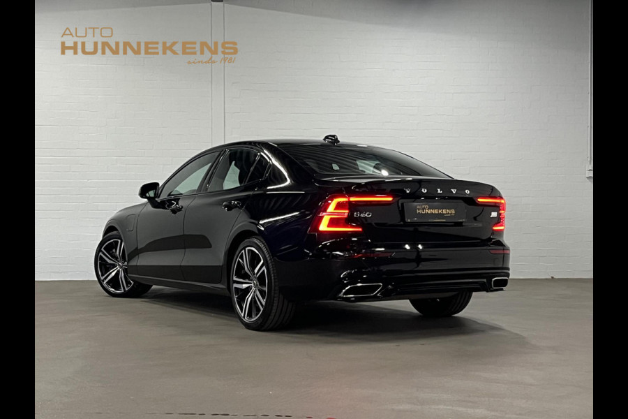 Volvo S60 2.0 Recharge T8 AWD R-Design *Long Range* SOH 97 | Adapt. cruise | Stoel-/stuurverwarming | Carplay | Camera | Memory seats | Navigatie