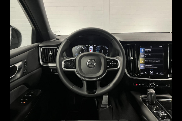 Volvo S60 2.0 Recharge T8 AWD R-Design *Long Range* SOH 97 | Adapt. cruise | Stoel-/stuurverwarming | Carplay | Camera | Memory seats | Navigatie