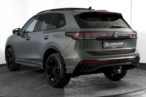 Volkswagen Tiguan 1.5 eHybrid R-Line Edition 272 PK | Black Style | 15 inch Navi | Elek. Trekhaak | IQ Light | S/K-Panodak | Dig. Cockpit | Adapt. Cruise | Stoel-+Stuurverw. | 360 Camera | NAV + App. Connect | ECC | Elek. Klep | LM 20" | 4296