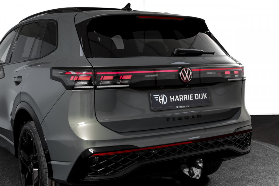 Volkswagen Tiguan 1.5 eHybrid R-Line Edition 272 PK | Black Style | 15 inch Navi | Elek. Trekhaak | IQ Light | S/K-Panodak | Dig. Cockpit | Adapt. Cruise | Stoel-+Stuurverw. | 360 Camera | NAV + App. Connect | ECC | Elek. Klep | LM 20" | 4296