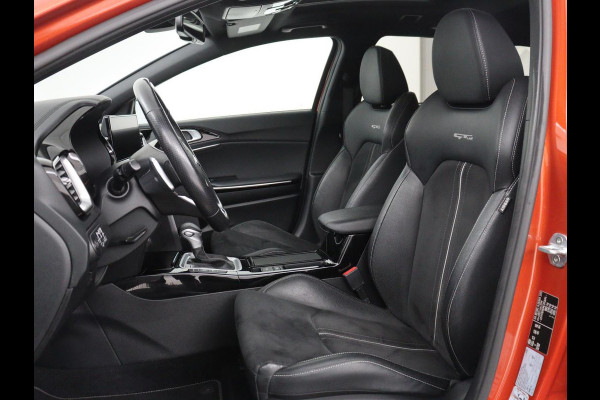 Kia Ceed 1.5 T-GDi GT-PlusLine | Panoramadak | Trekhaak | Stoelverwarming | Leder/Alcantara | JBL Sound | Carplay | Adaptive cruise | Sportstoelen | Achterbankverwarming | Keyless | Navigatie | Camera | Memory | Side Assist