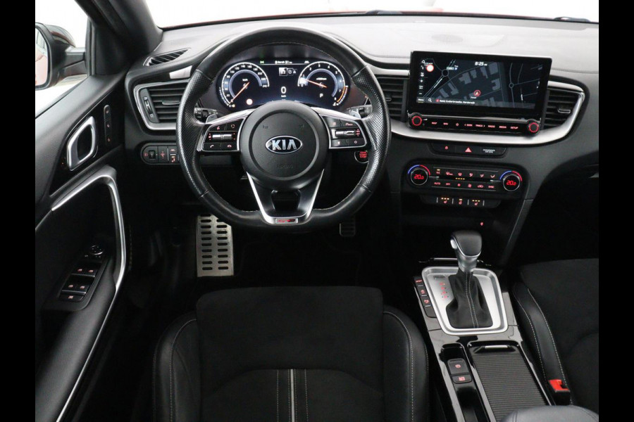 Kia Ceed 1.5 T-GDi GT-PlusLine | Panoramadak | Trekhaak | Stoelverwarming | Leder/Alcantara | JBL Sound | Carplay | Adaptive cruise | Sportstoelen | Achterbankverwarming | Keyless | Navigatie | Camera | Memory | Side Assist