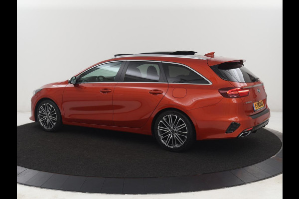 Kia Ceed 1.5 T-GDi GT-PlusLine | Panoramadak | Trekhaak | Stoelverwarming | Leder/Alcantara | JBL Sound | Carplay | Adaptive cruise | Sportstoelen | Achterbankverwarming | Keyless | Navigatie | Camera | Memory | Side Assist